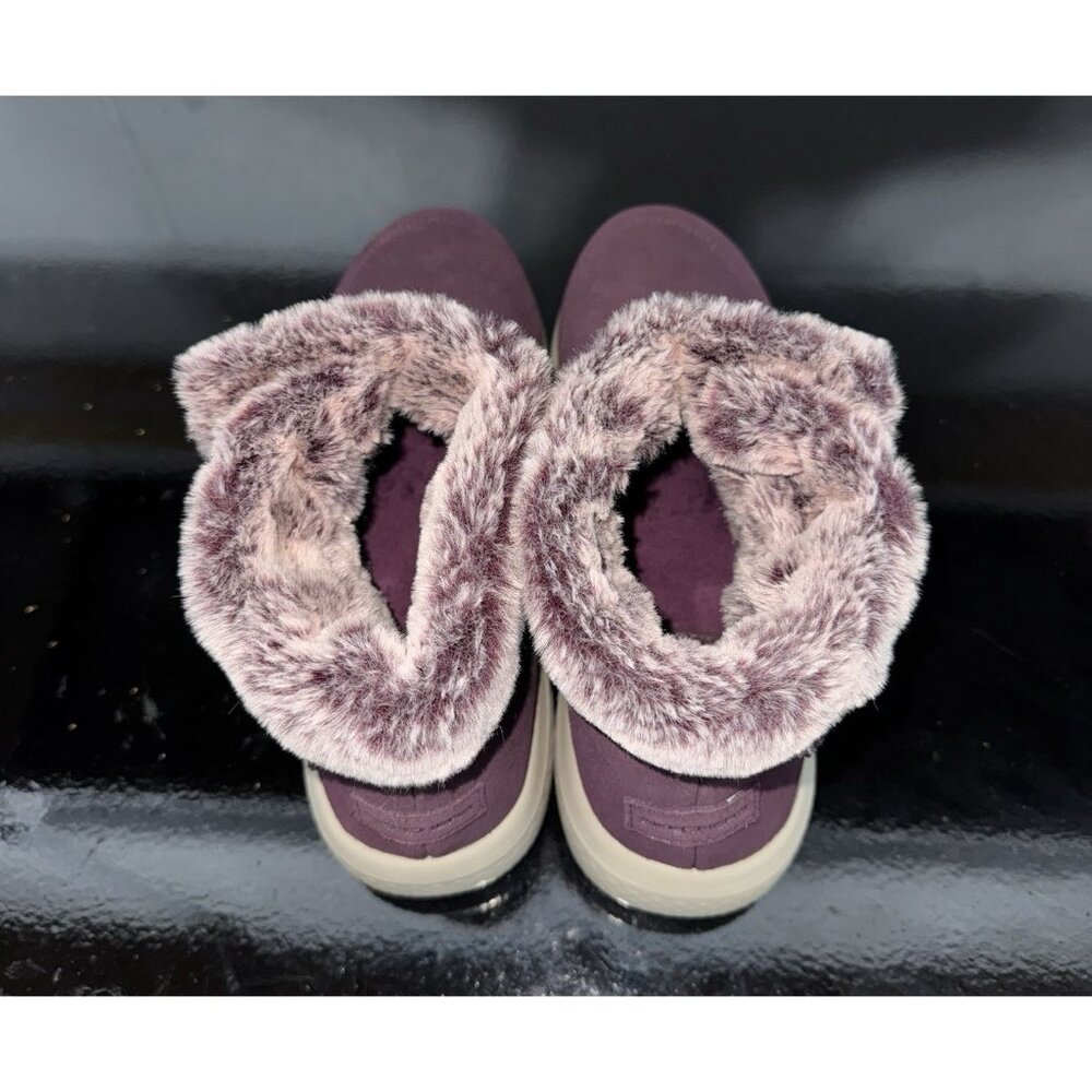 Skechers On The Go City 2 Cuddle Up Womens Faux Fur Lined Winter Boots Size 9.5 - Picture 2 of 8